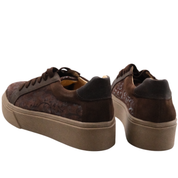 Inusual caramel brown flower