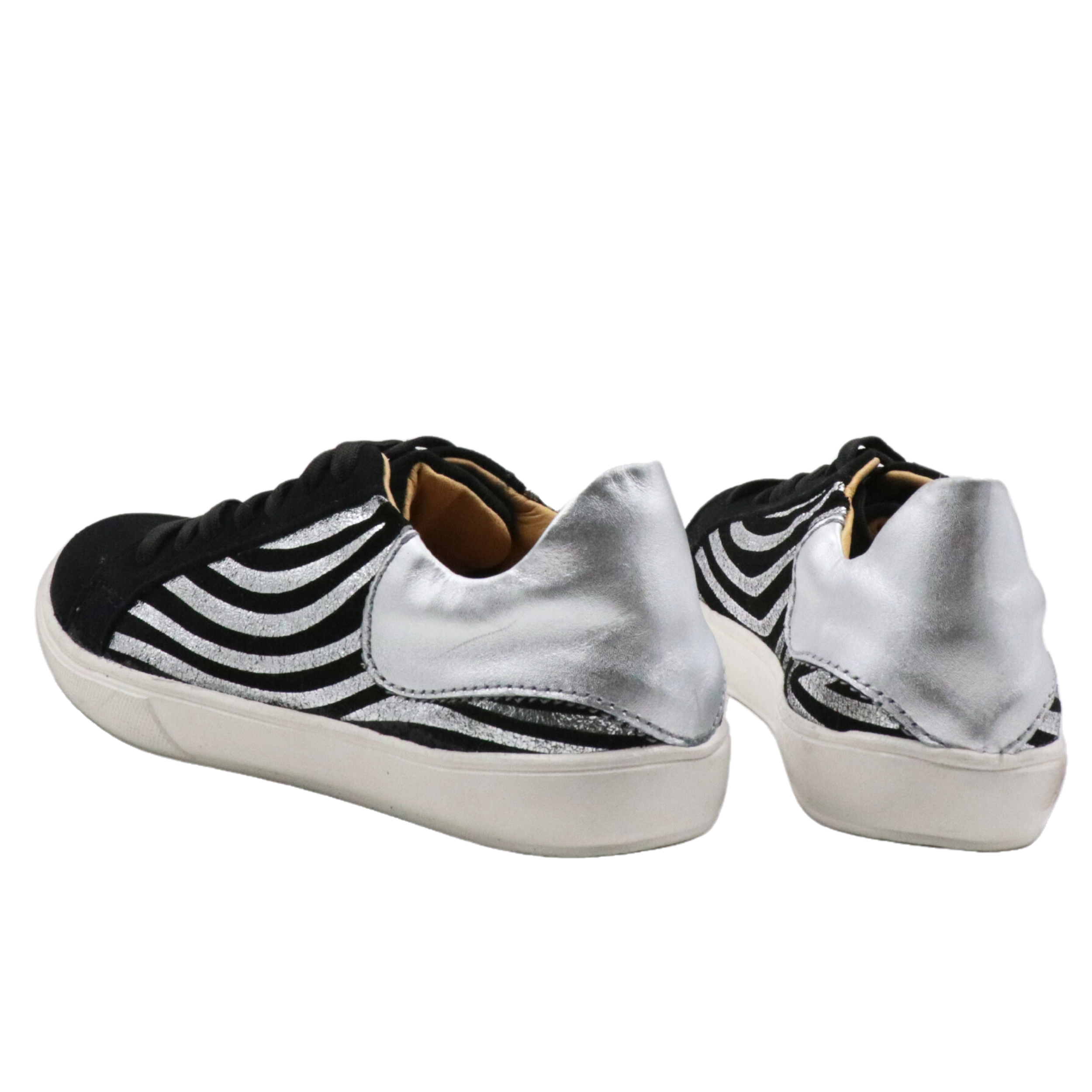 Olie black zebra