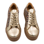 Inusual caramel gold leopard