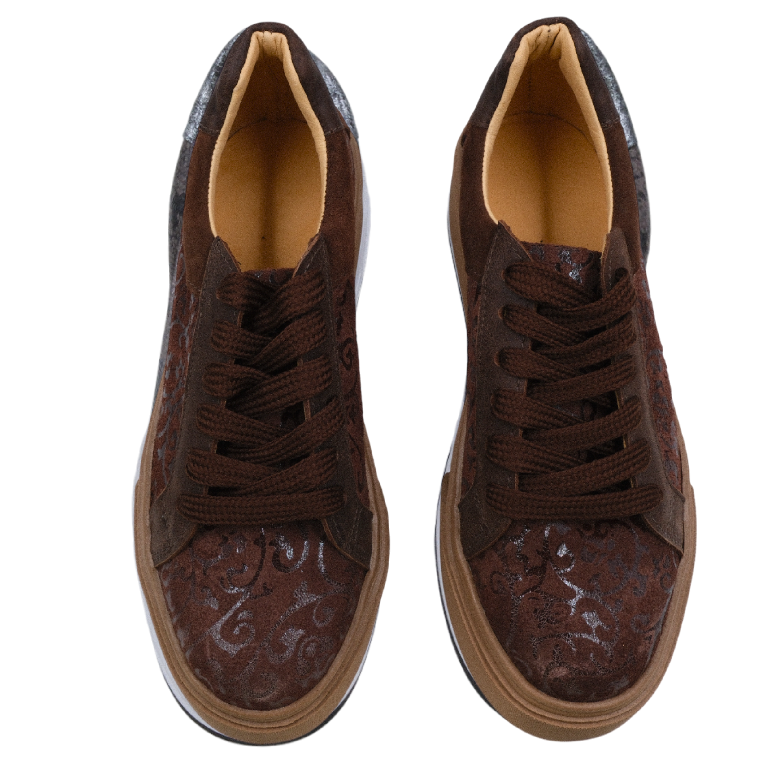 Inusual caramel brown flower