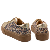 Inusual caramel gold leopard