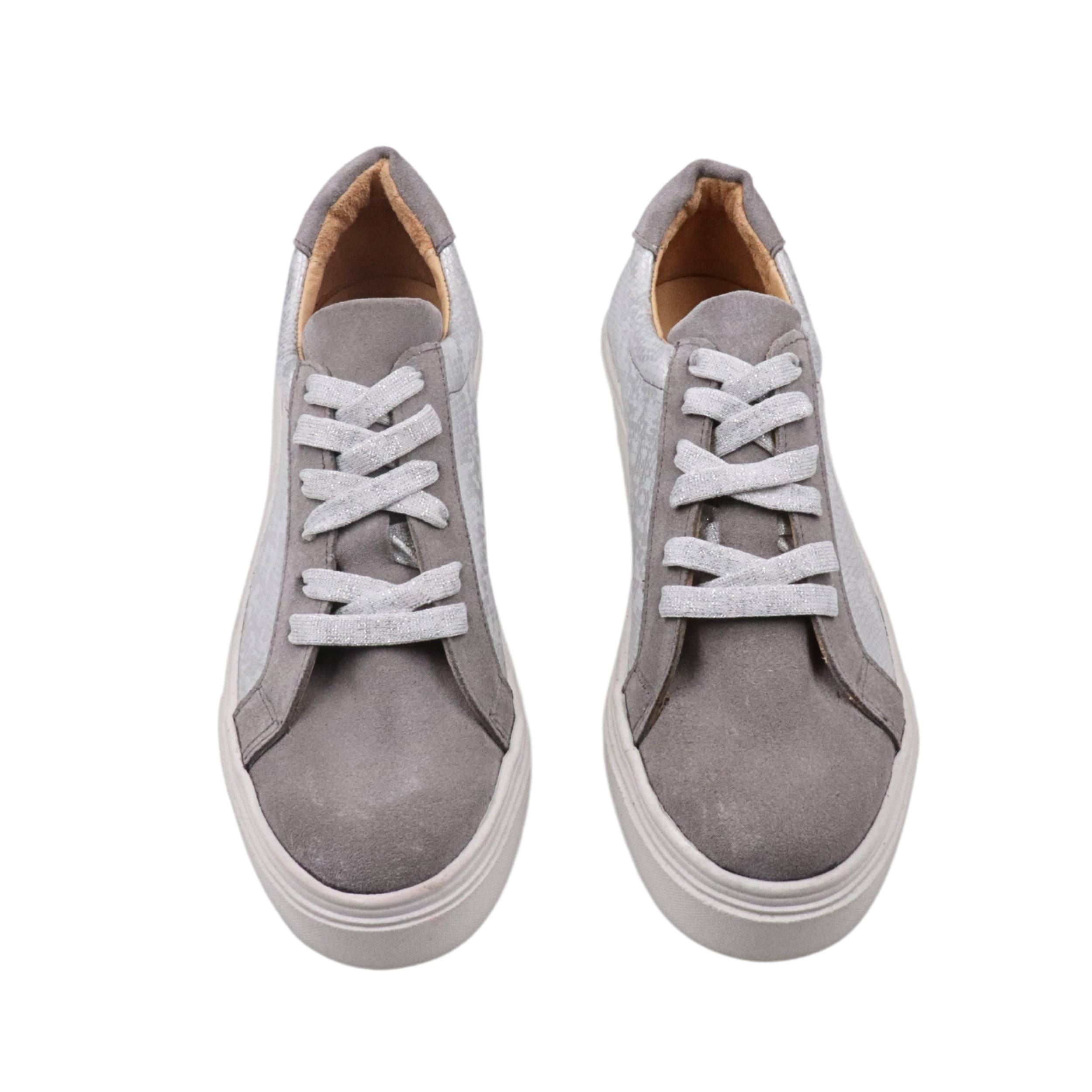 Inusual silver grey