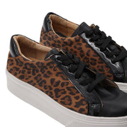 Inusual Leopard castaño