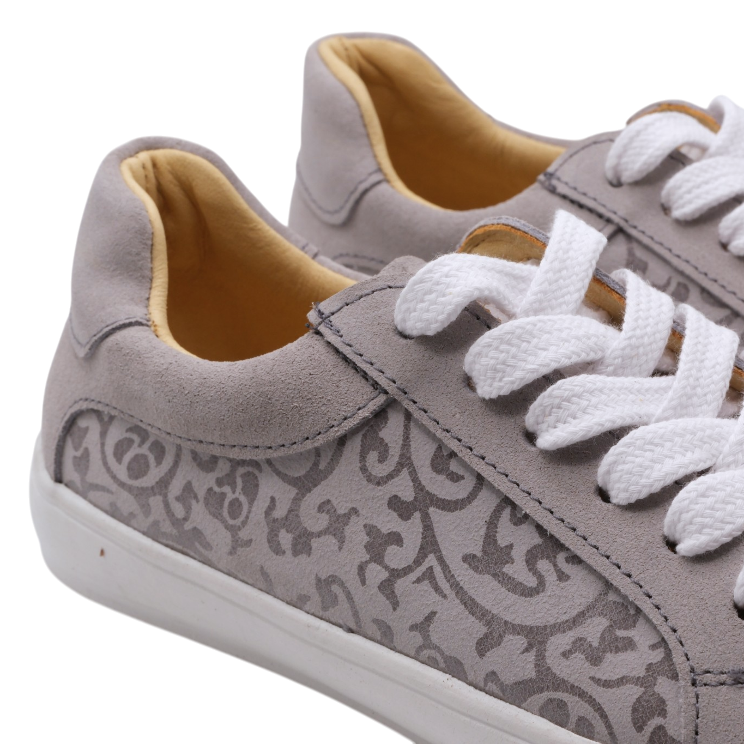 Olie grey flower