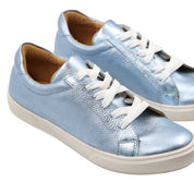 Olie sky blue