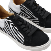 Olie black zebra