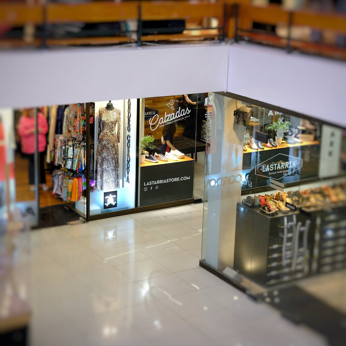 Quieres_probarte_nuestros_modelos_Quieres_comprarlos_altiro_Tenemos_tienda_en_el_drugstore_c.jpg