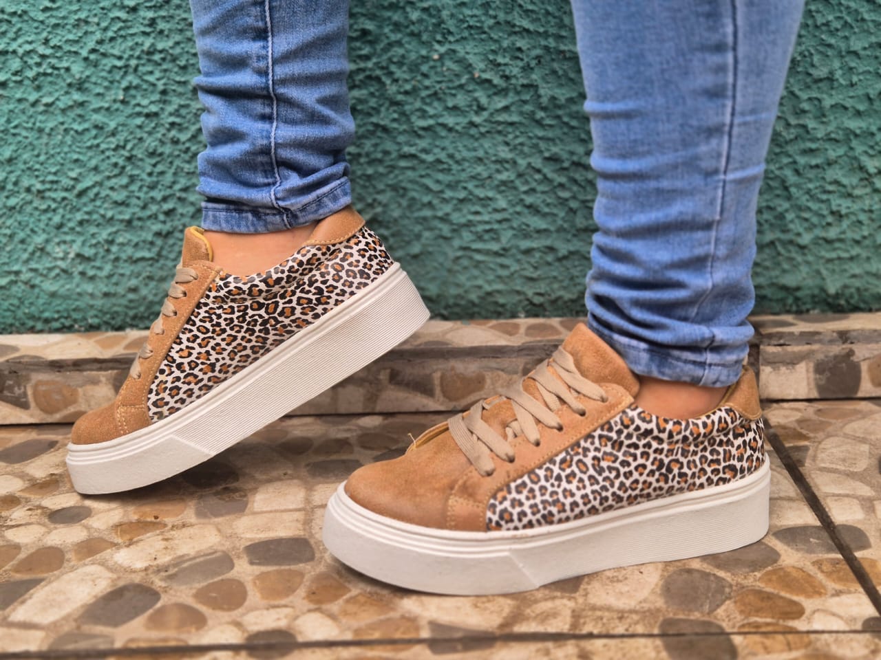 Inusual toasted leopard