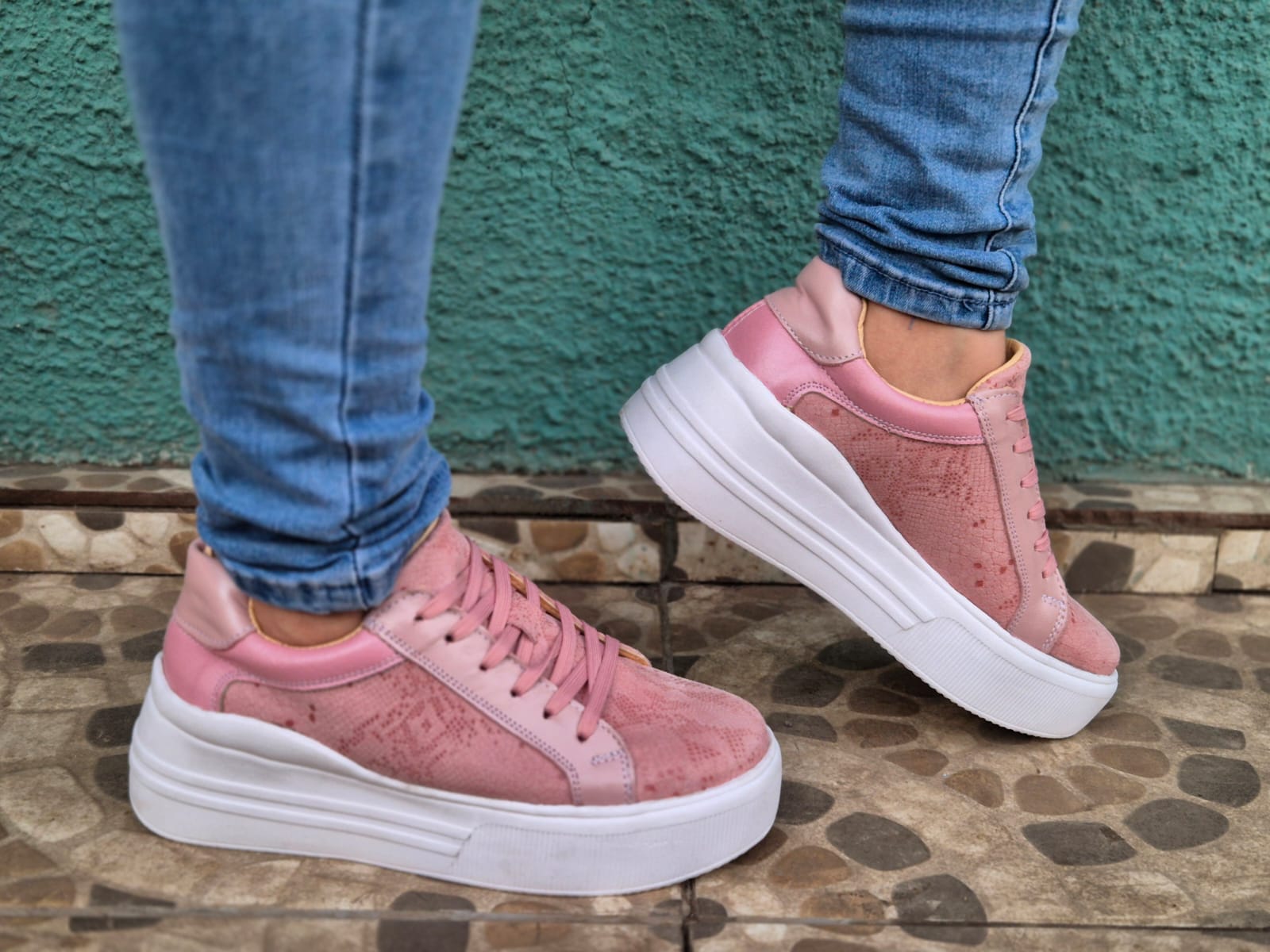 Dawn pink