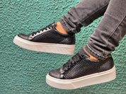 Inusual Black