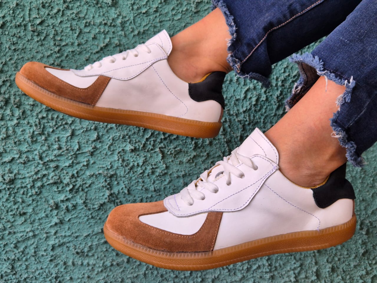 Olie Caramel white