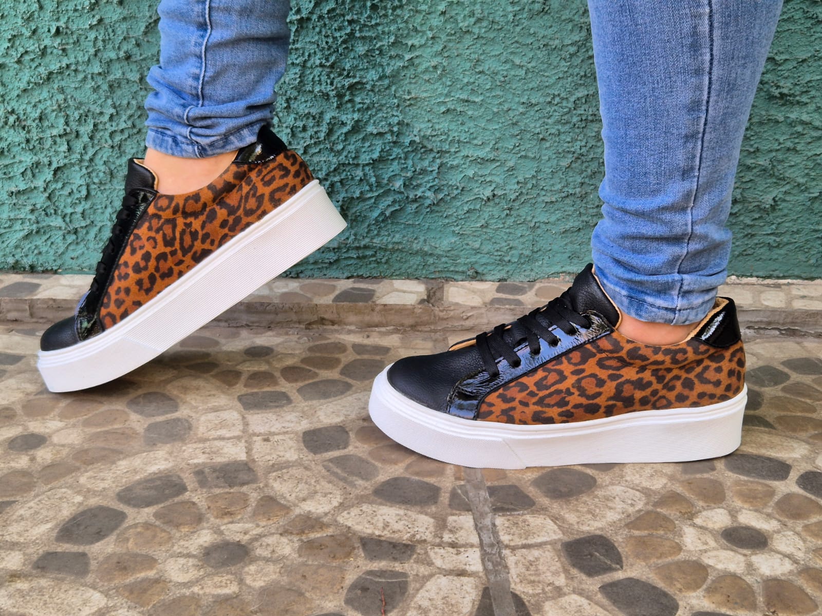 Inusual Leopard castaño
