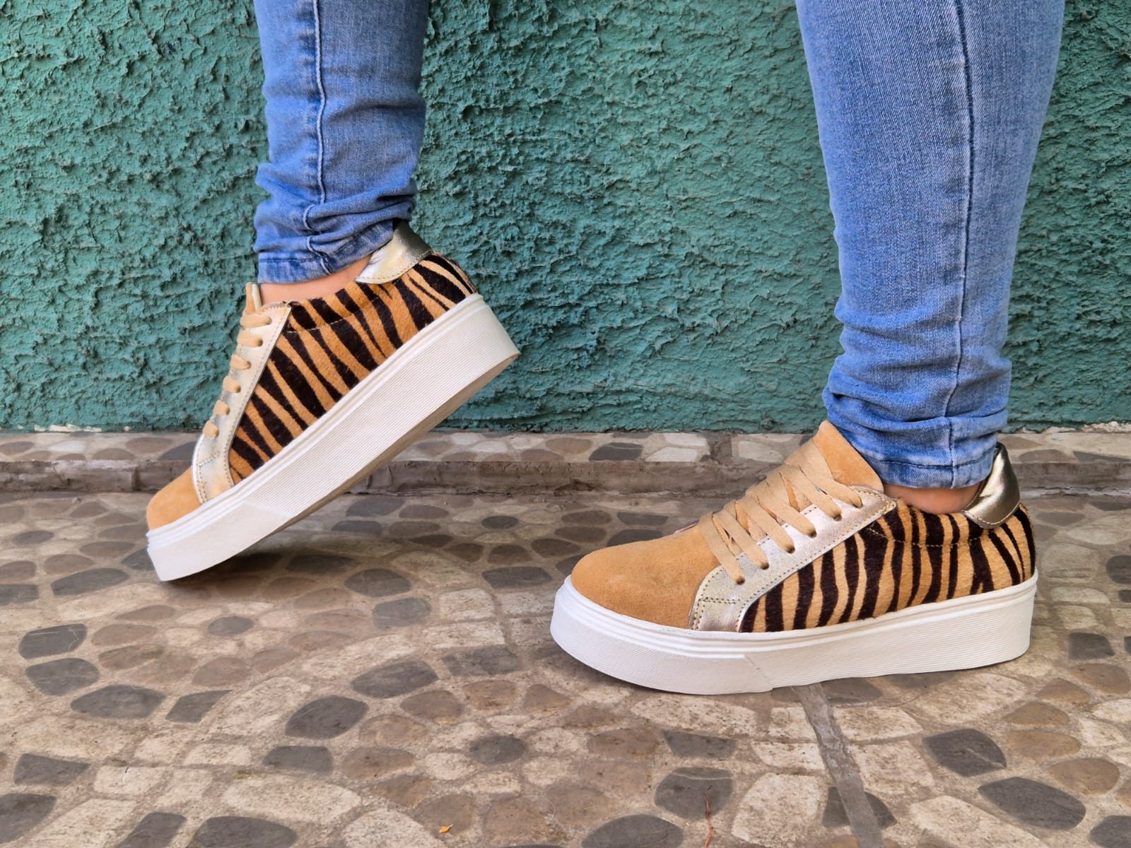 Inusual Furry tiger