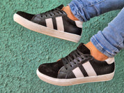 Olie black white