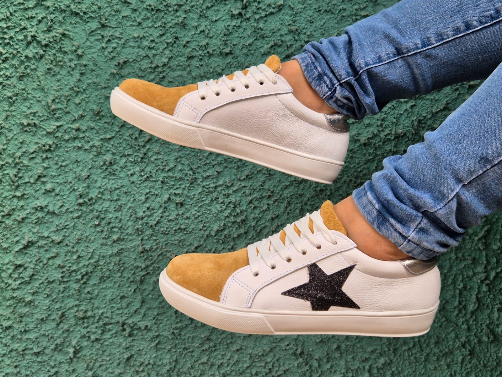 Olie white beige star