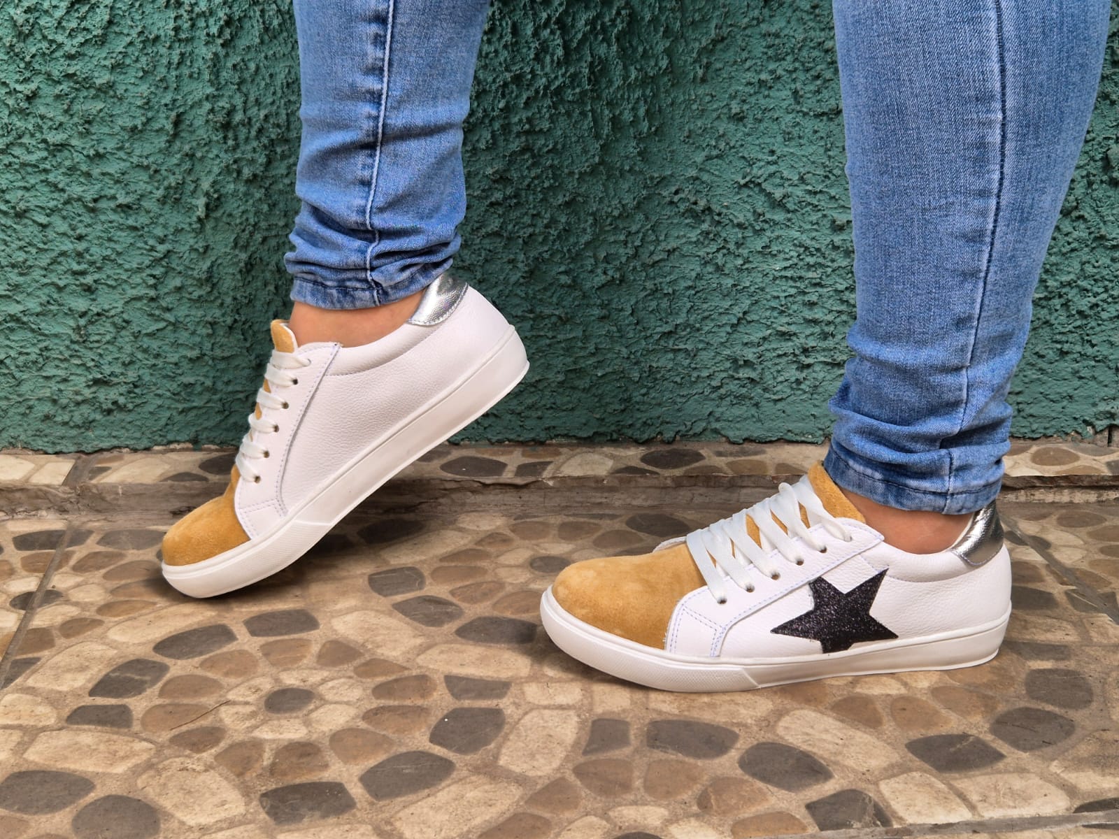 Olie white beige star