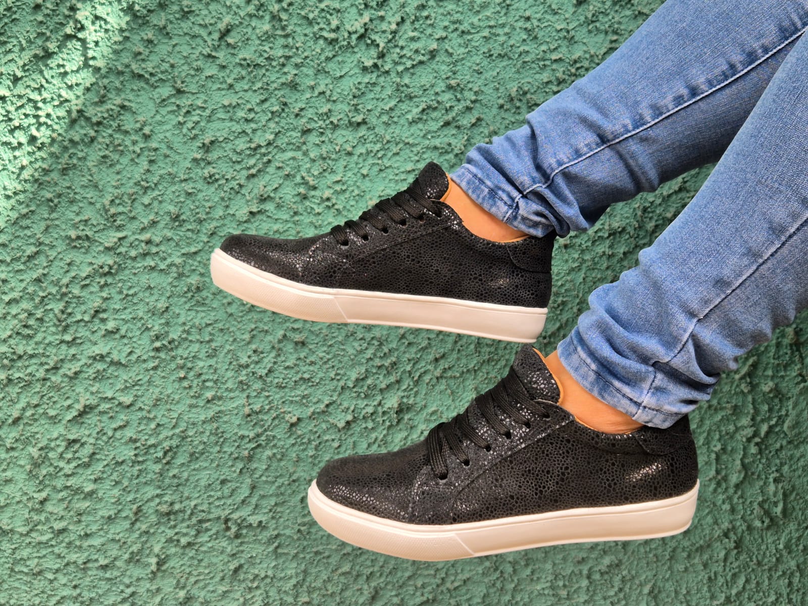 Olie shiny black