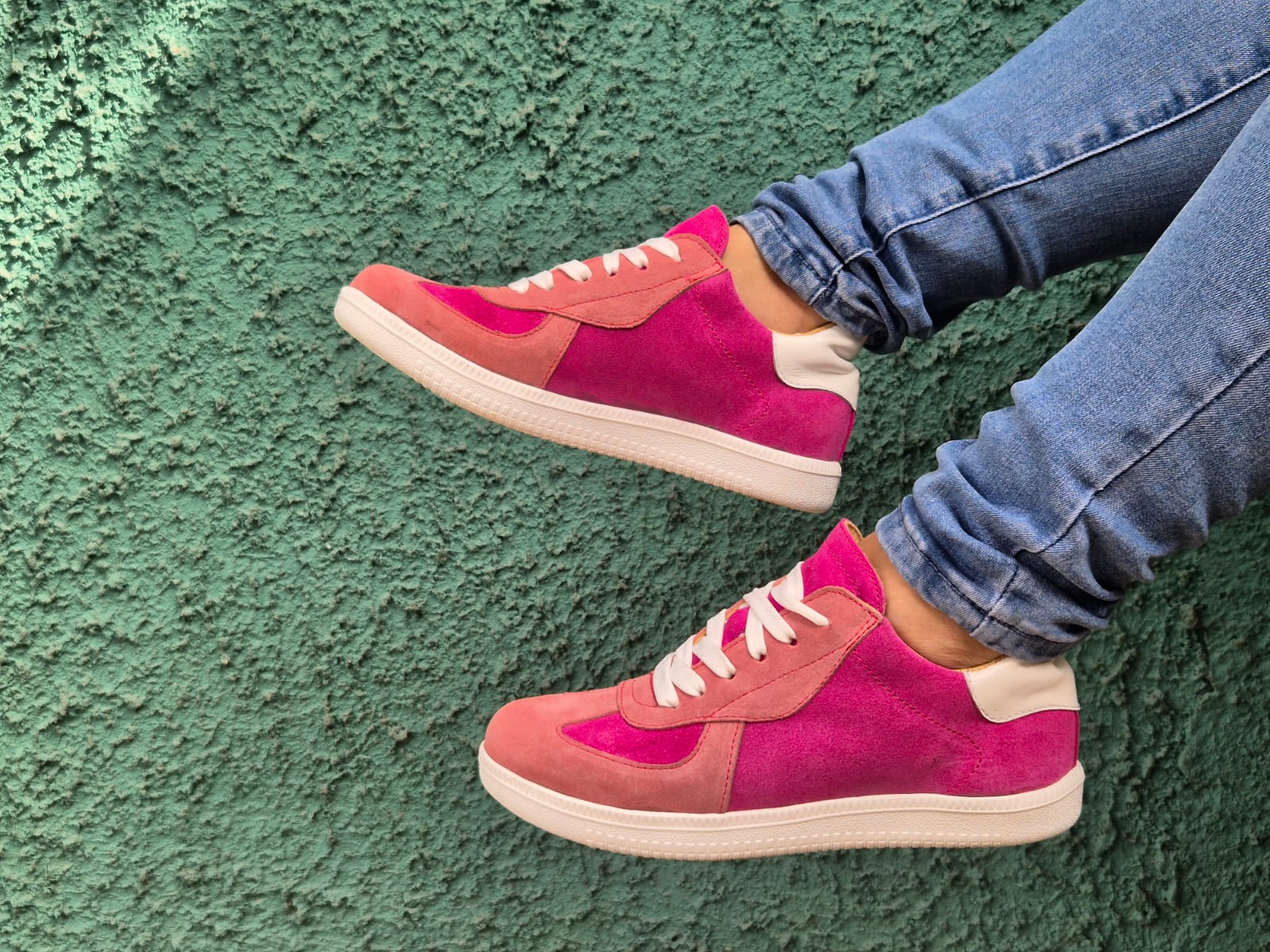 Olie pink white