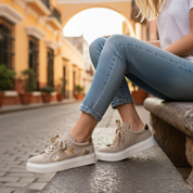 Inusual beige gold star