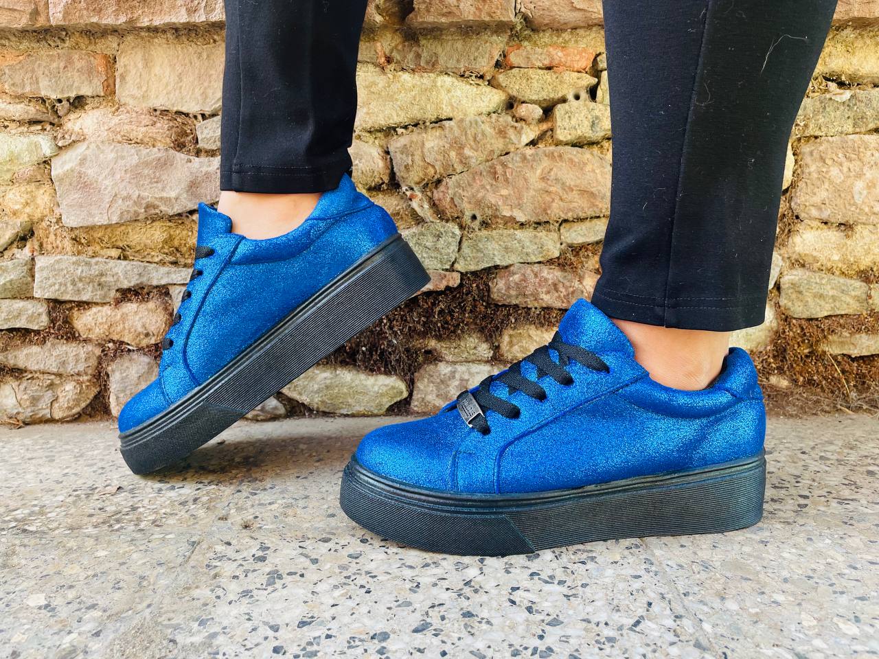 Inusual electric blue
