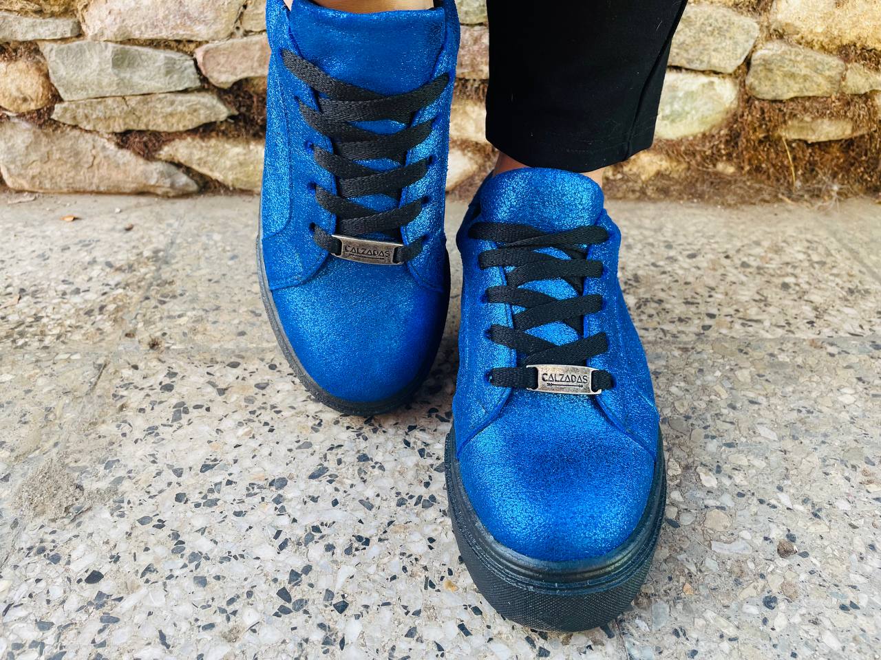 Inusual electric blue